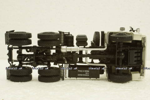 Камаз-65225 тягач 6х6, білий, АвтоИстория 1:43