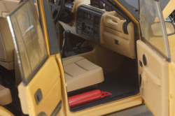 Land Rover Discovery Series I 5-door Camel Trophy Kalimantan 1996, dirty version,  ALM810411, Almost Real 1:18