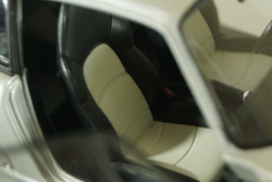 Porsche 911 GT2 (993) Street 1997 Arctic Silver Metallic 180065000, UT Models 1:18