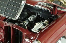 Mercedes 200 (W110) 1966, Red, 183706, Norev 1:18