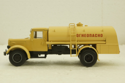 ТЗ-200 Маз-200 бежевый, топливозаправщик, АвтоИстория 1:43