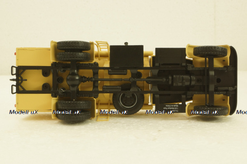 ТЗ-200 Маз-200 бежевый, топливозаправщик, АвтоИстория 1:43