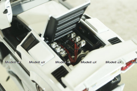 Lamborghini Countach 5000S 1982 white, 54533, AutoArt 1:43