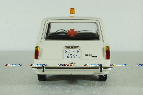 Seat 124 Familiare Ambulancia 1968, T9-1800227, Triple9 1:18
