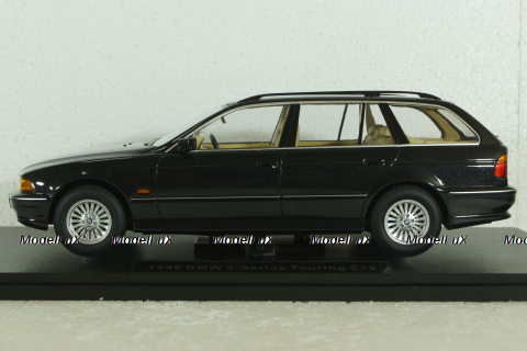BMW 520 Touring (E39) 1998, blackmetallic, 5 Series, T9-1800394, Triple9 1:18