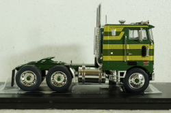 Peterbilt T 352 Pacemaker 1979,  green, TR184, IXO 1:43