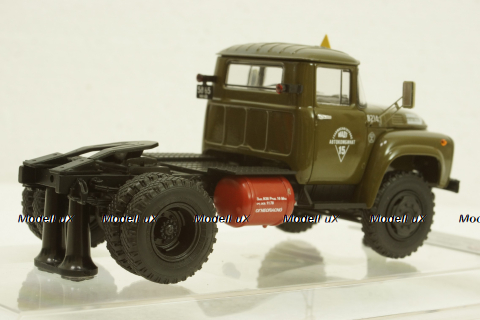 Зил-130В1 Седельный тягач, 15-й Автокомбинат МАДТ 1977 г., 113043, DiP Models 1:43