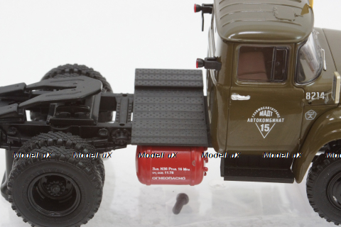 Зил-130В1 Седельный тягач, 15-й Автокомбинат МАДТ 1977 г., 113043, DiP Models 1:43