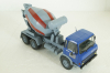 Berliet GRH 230 Cement mixer year 1976 blue / grey, Hachette 1:43