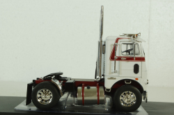 Freightliner COE 1976, white/red, TR128, IXO 1:43
