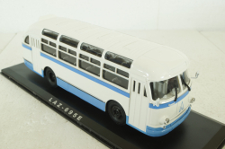 Лаз 695Е 1961г. бело-синий, 04003D, Classicbus 1:43