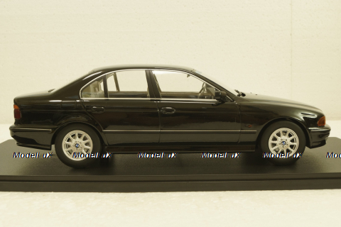 BMW 528i (E39) limousine 1995 black metallic, KKDC181053, KK-Scale 1:18