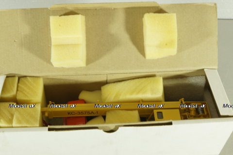 КС-3575А-1 автокран 12,5т на шасси Камаз-55313, красный/желтый Minigrad 1:43