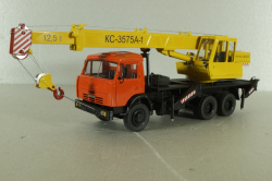КС-3575А-1 автокран 12,5т на шасси Камаз-55313, красный/желтый Minigrad 1:43