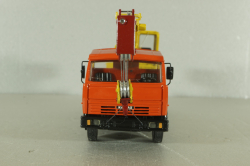 КС-3575А-1 автокран 12,5т на шасси Камаз-55313, красный/желтый Minigrad 1:43