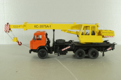 КС-3575А-1 автокран 12,5т на шасси Камаз-55313, красный/желтый Minigrad 1:43
