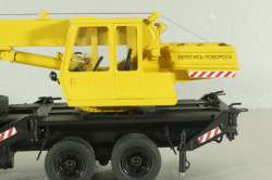 КС-3575А-1 автокран 12,5т на шасси Камаз-55313, красный/желтый Minigrad 1:43