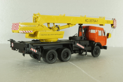 КС-3575А-1 автокран 12,5т на шасси Камаз-55313, красный/желтый Minigrad 1:43