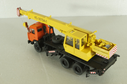КС-3575А-1 автокран 12,5т на шасси Камаз-55313, красный/желтый Minigrad 1:43