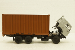 Камаз-53212 с 20-футовым контейнером, 101999, ПАО Камаз 1:43