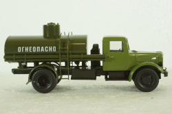 АЦ-8-200 топливозаправщик Маз-200, хаки Наши Грузовики №22, 1:43
