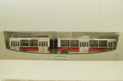 ЗиУ-10 (ЗиУ-683) троллейбус сочленённый - белый/красный, SSM4011, SSM 1:43