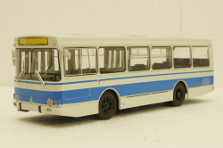 ЛАЗ-4202, арт. 900346, Советский Автобус 1:43