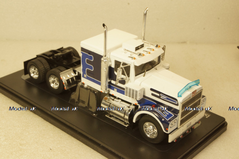 Marmon CHDT 1980 white, TR083, IXO 1:43