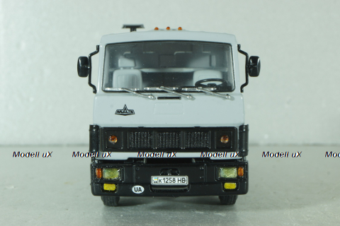 Маз-54323 тягач 1988г, серый, конверсия шасси - АвтоИстория, кабина НАП 1:43