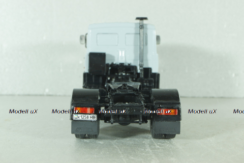 Маз-54323 тягач 1988г, серый, конверсия шасси - АвтоИстория, кабина НАП 1:43