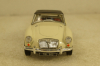 MGA Soft top, 1965 white, Corgi 1:43