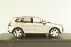 Volkswagen Touareg (7P) 2010, silver, 7P1099300B7W, Schuco 1:43