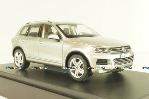 Volkswagen Touareg (7P) 2010, silver, 7P1099300B7W, Schuco 1:43