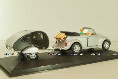 Volkswagen Beeatle with camping trailer and figuren, silver, Cararama 1:43 