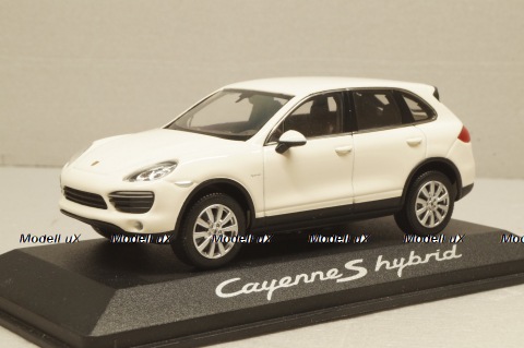 Porsche Cayenne S hybrid, white, Minichamps 1:43