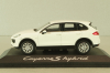 Porsche Cayenne S hybrid, white, Minichamps 1:43