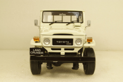 Toyota Land Cruiser 40 Pick Up 1960, white, 08958W, Kyosho 1:18