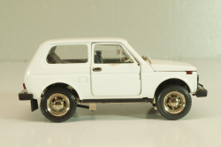 Ваз-2121 Нива, А20, белая, Тантал/Радон 1:43