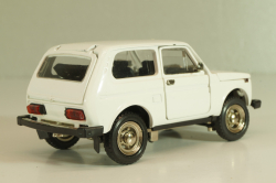 Ваз-2121 Нива, А20, белая, Тантал/Радон 1:43