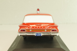 Ford Country Squire Ambulance 1964, red, WB181, WhiteBox 1:43 Уценка!