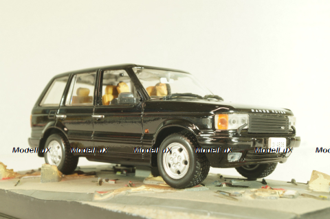 Range Rover (P38) from movie "Tomorrow never dies" 1997, black, James Bond Modellauto Collection #34, Altaya 1:43