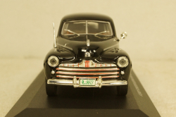 Ford Fordor Sedan 1947 black, IXO 1:43