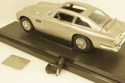 Aston Martin DB5 1965 James Bond 007 Goldfinger, 33754E, Joy Ride 1:18