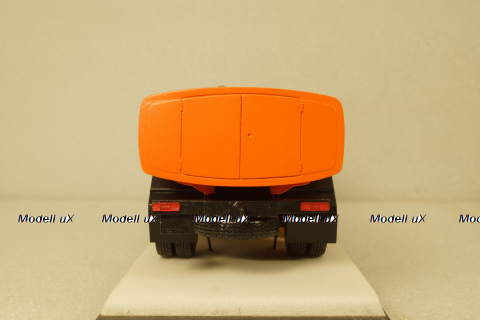 Зил-130 с кабиной Зил 131 КО-829 (белая решетка) поливалка, KV мастерская 1:43