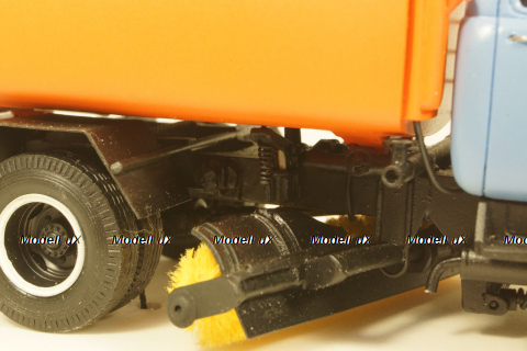 Зил-130 с кабиной Зил 131 КО-829 (белая решетка) поливалка, KV мастерская 1:43