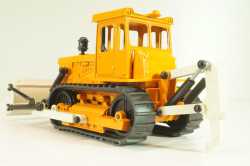 ДЗ-109Б Бульдозер, оранжевый, Тантал/Радон 1:43
