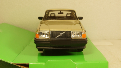 Volvo 240 GL gold, 24102, Welly 1:24