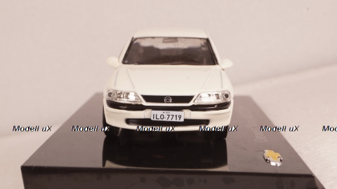 Chevrolet VECTRA GLS 2.2 1998 White Opel, Altaya 1:43