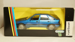 Ford Escort MK 5 1995 bluemetallic, 1525, Schabak 1:24 Уценка!