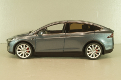 Tesla Model X 2016, light grey, LS-Collectibles 1:18